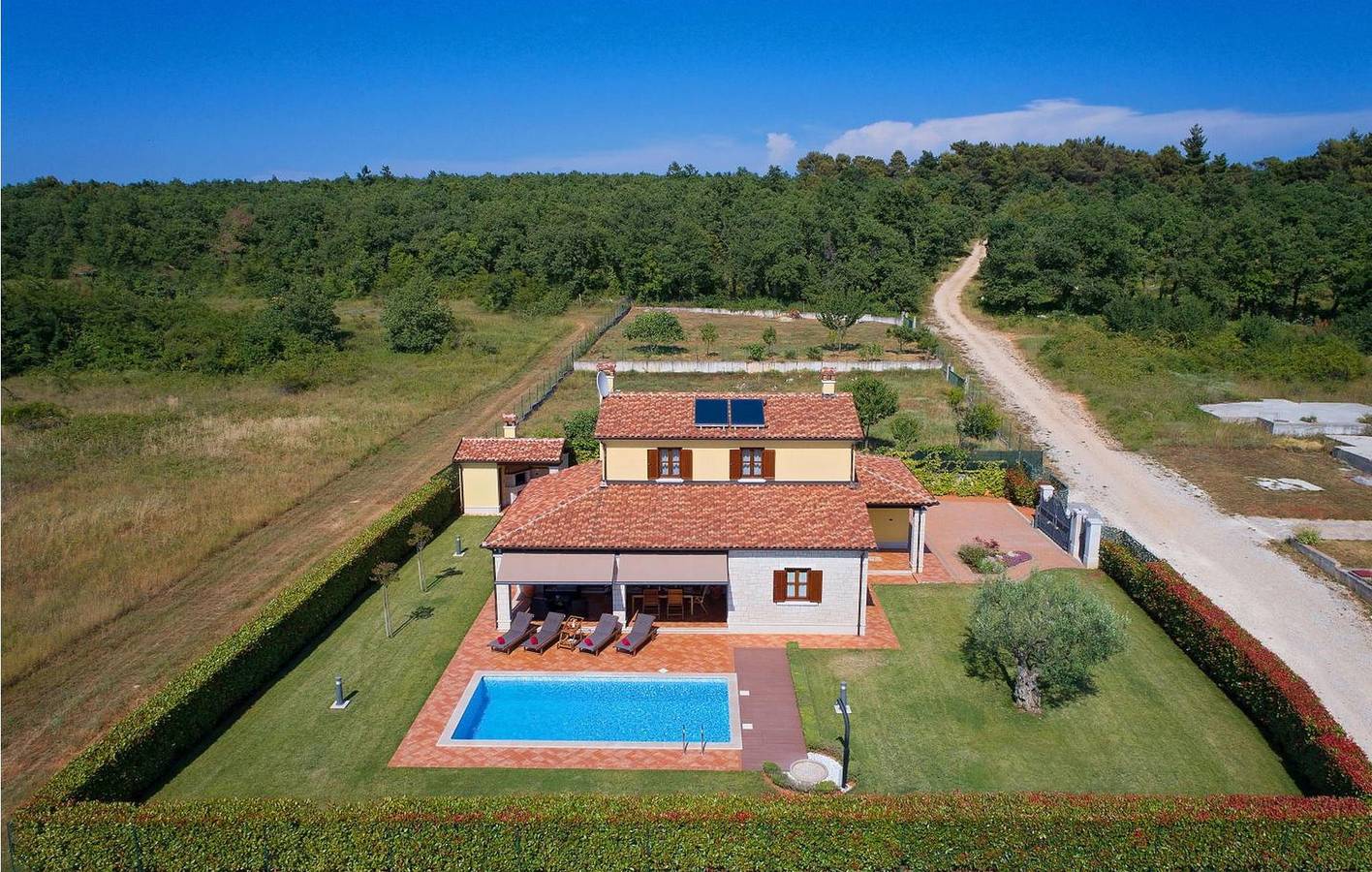 Reizende 2-Zimmer-Wohnung mit Pool und Terrasse in Visnjan, 500 m von den Sehenswürdigkeiten entfernt in Visnjan, Općina Višnjan