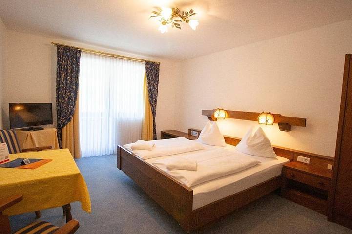 Hotel Sporthotel Flachauwinkl - Doppelzimmer mit Dusche, Wc (2-3 Pers) in Flachauwinkl, Flachau