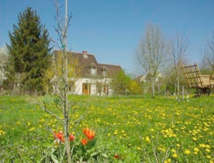 Chambre d’hôte pour 2 personnes, avec vue ainsi que jardin et terrasse à Vézannes