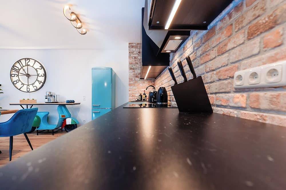 Geheel appartement, Bee Apartments Design, Nespresso, Kitchen,Parking,Ps5 in Aken, Rijnland