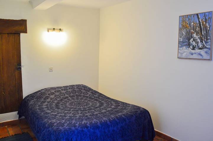 Gîte pour 3 personnes, avec jardin ainsi que terrasse et piscine, animaux acceptés à Cruis - 2