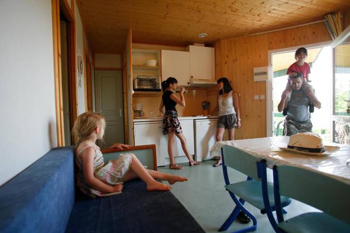 Location de vacances pour 6 personnes, avec vue ainsi que jardin et terrasse à Saint-Georges (Cantal) - 3
