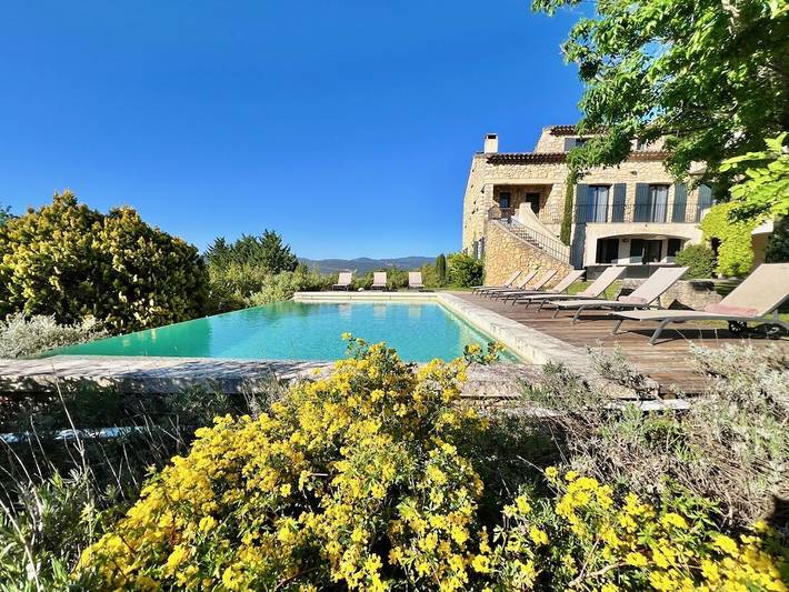 Location de vacances pour 10 personnes, avec terrasse ainsi que jardin et vue à Roussillon - 2
