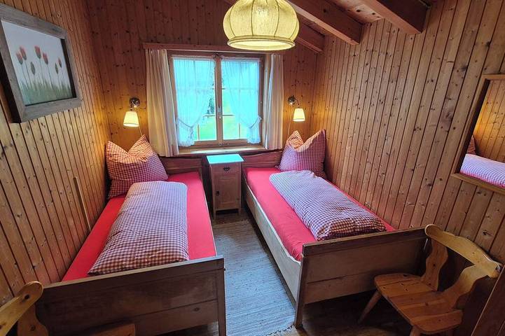 La casa de vacaciones rústica en la ladera soleada in Küblis, Plessur alps