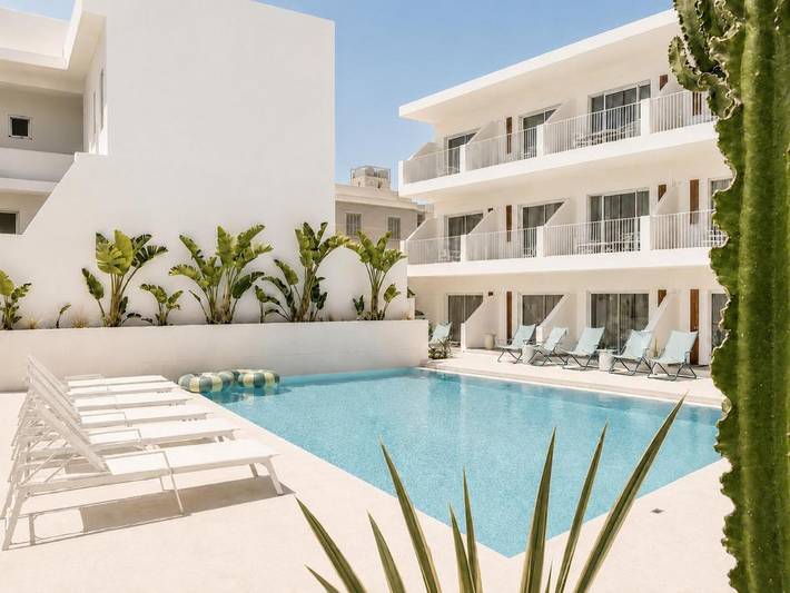 Appart’hôtel, avec Balcon ainsi que Terrasse et Piscine