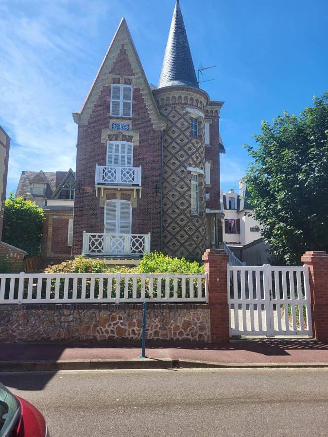 Appartement entier, Appartement dans une bâtisse pleine de charme in Villers-sur-Mer, Région de Lisieux