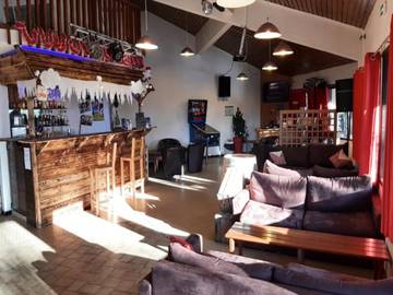 Gîte pour 7 personnes, avec terrasse ainsi que piscine et sauna, animaux acceptés à Saint-Léger-les-Mélèzes