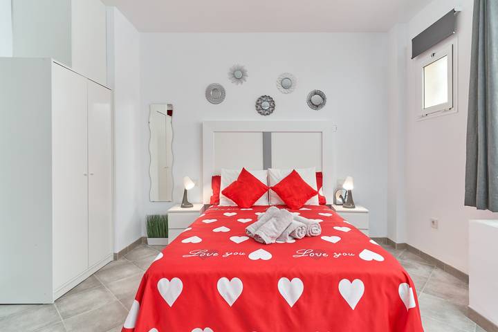 Ganzes Studio, Einzimmerapartment "Nerja Boutique Street Level B2" mit Gemeinschaftspool und Wlan in Nerja Centre, Nerja
