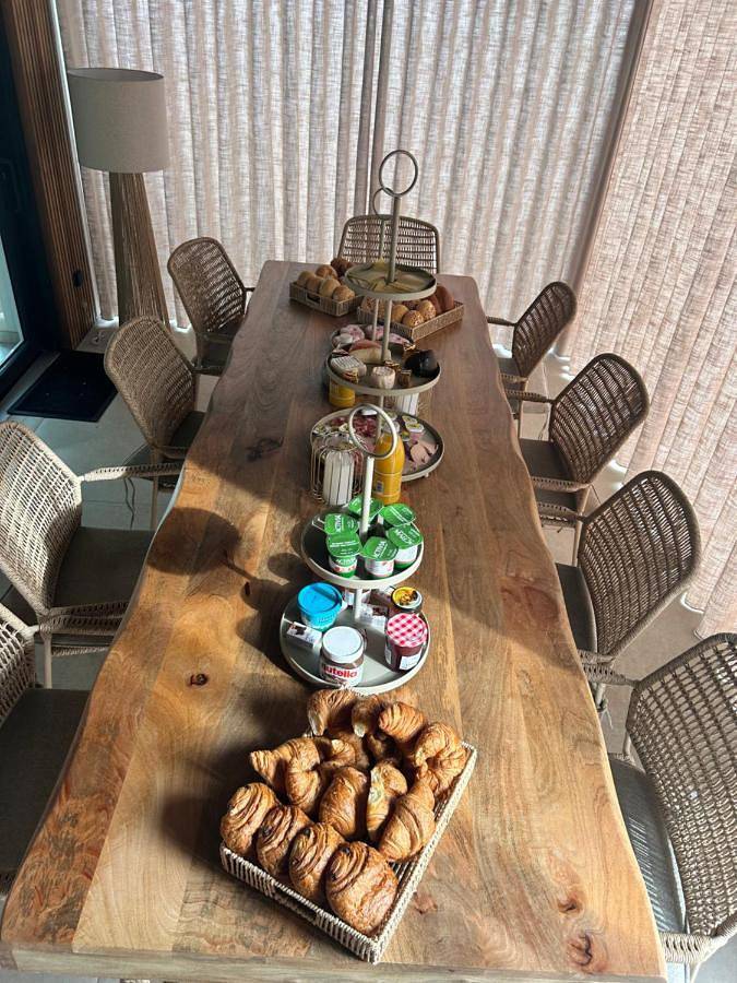 Location de vacances pour 10 personnes, avec sauna et piscine ainsi que jacuzzi et jardin à Tongres - 4