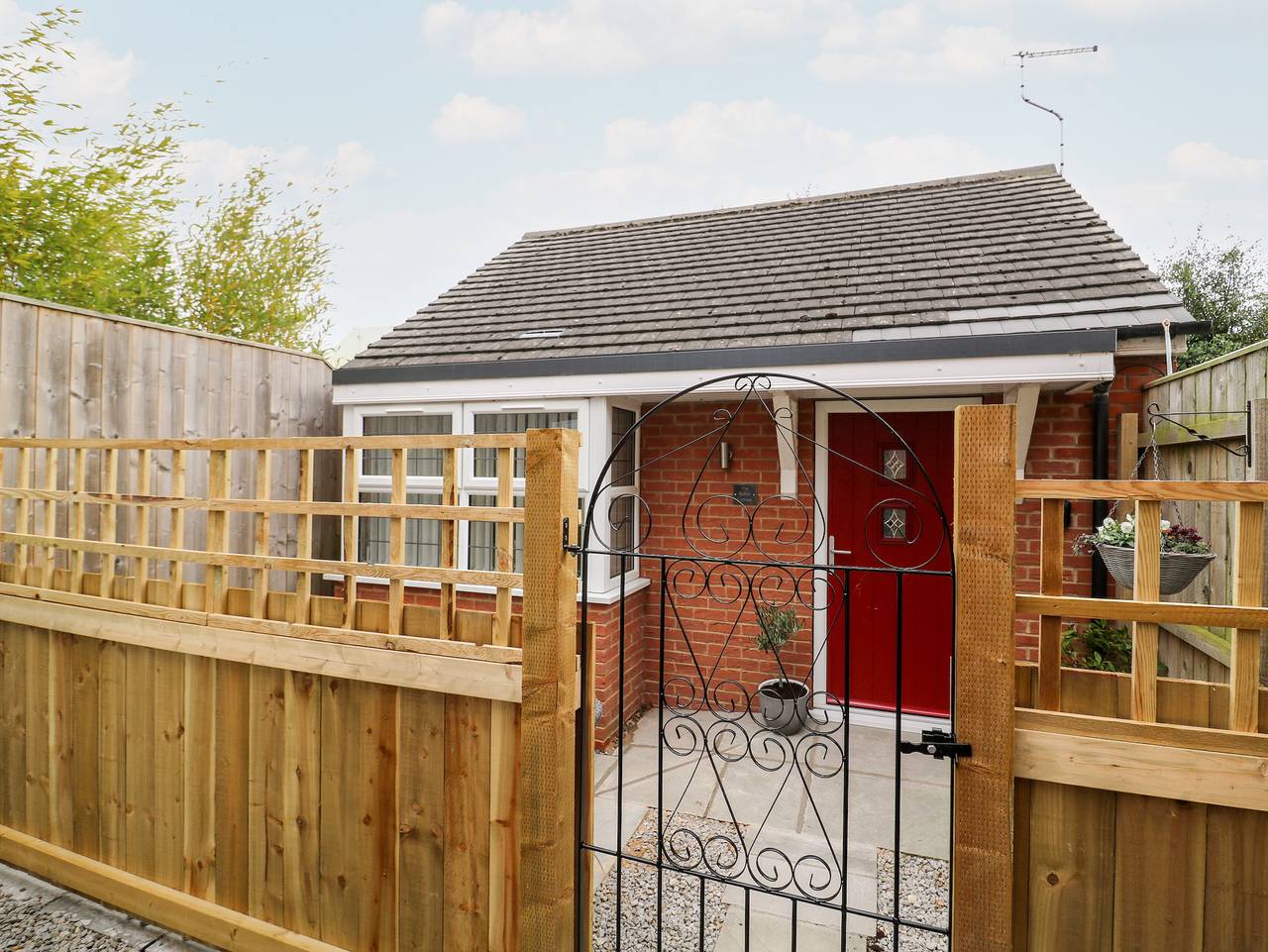 Robin Cottage in Leven, East Riding of Yorkshire