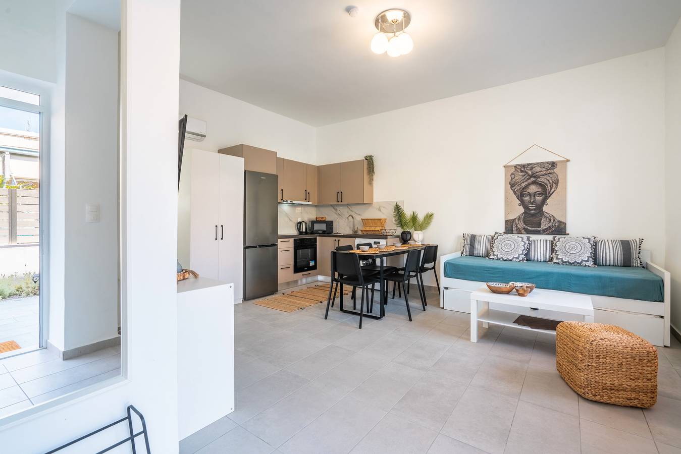 Entire apartment, Apartment 'Evan Suites No 3' with Private Terrace, Wi-Fi and Air Conditioning in Rhodos City, Rhodes