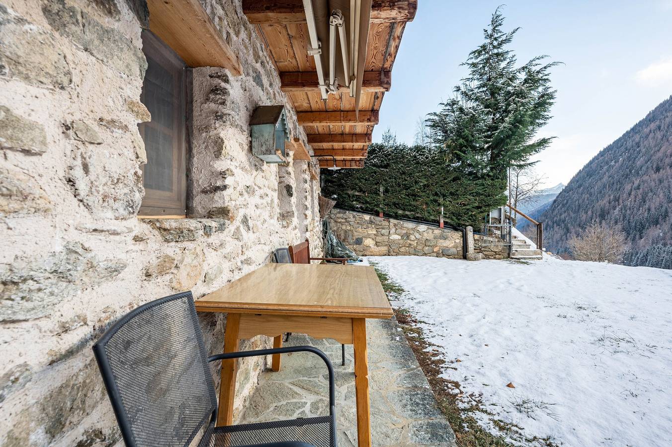 Entire apartment, Apartment 'Chalet Panorama Rabbi' with Mountain View, Shared Garden and Wi-Fi in San Bernardo (Rabbi), Rabbi