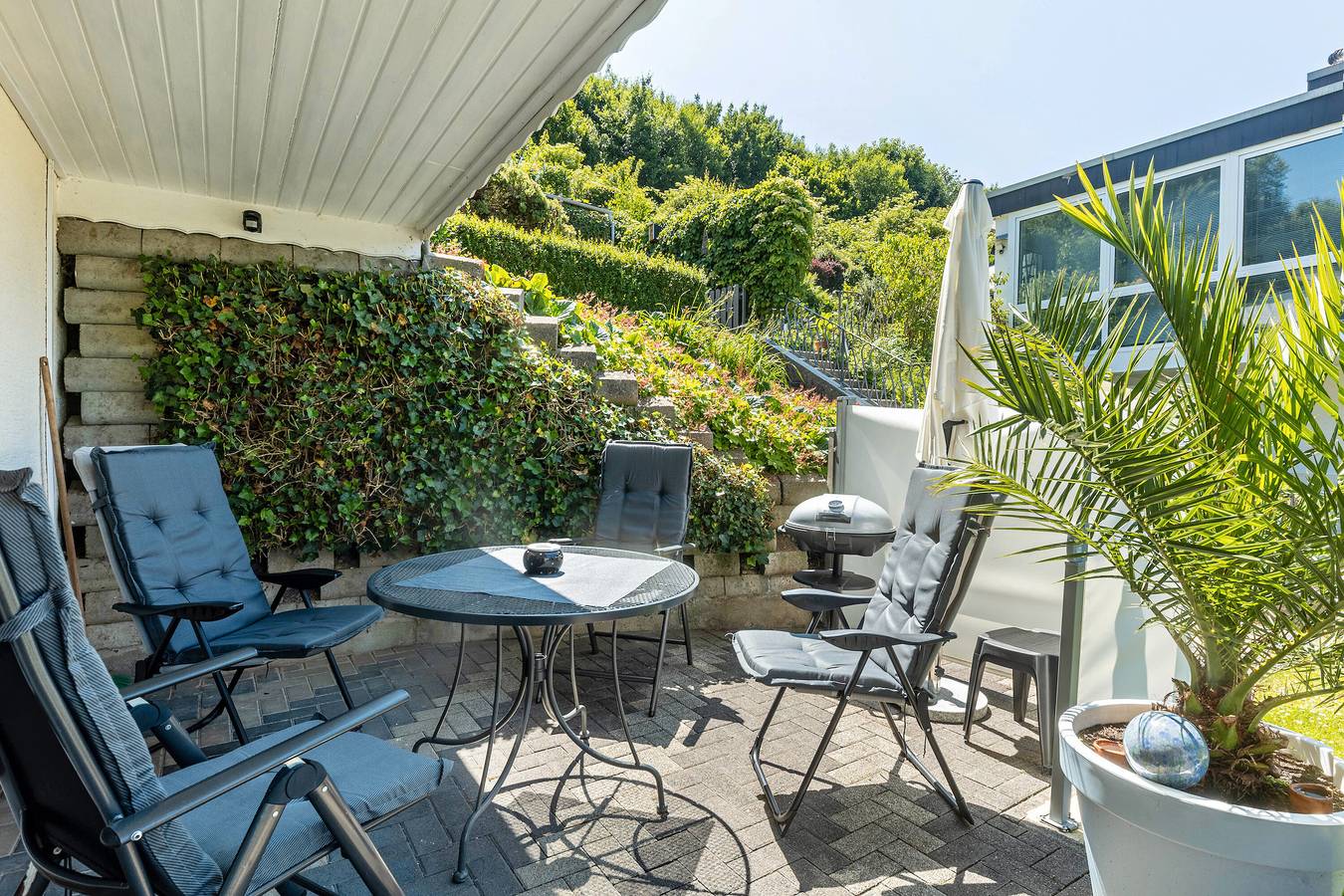 Ganze Wohnung, Ferienwohnung 'Oase Ruhrtalblick' mit Bergblick, privater Terrasse und Wi-Fi in Bestwig, Hochsauerlandkreis