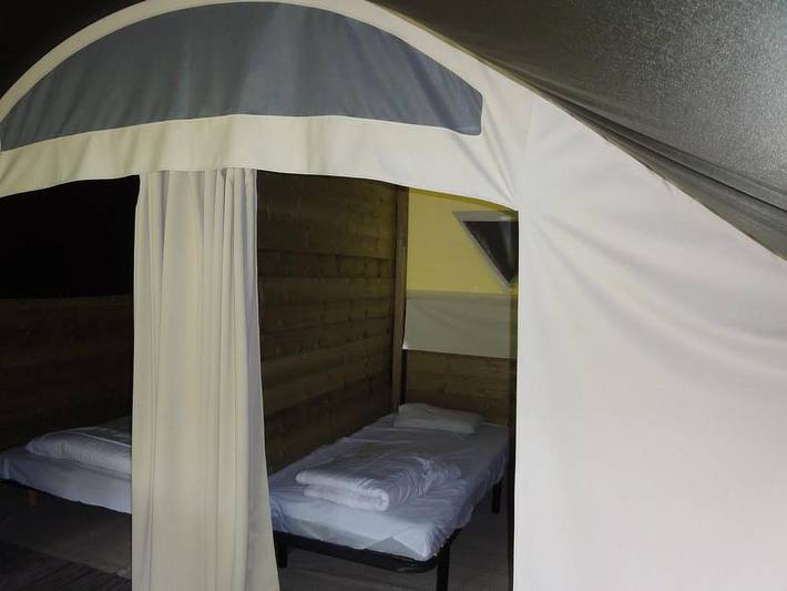 Camping Sunelia l'Etang de Sologne - Safarizelt 4 personen - Ungewöhnlich Lodge-Zelt ohne Sanitäranlagen 2 Zimmer 25m² in Nouan-le-Fuzelier, Sologne