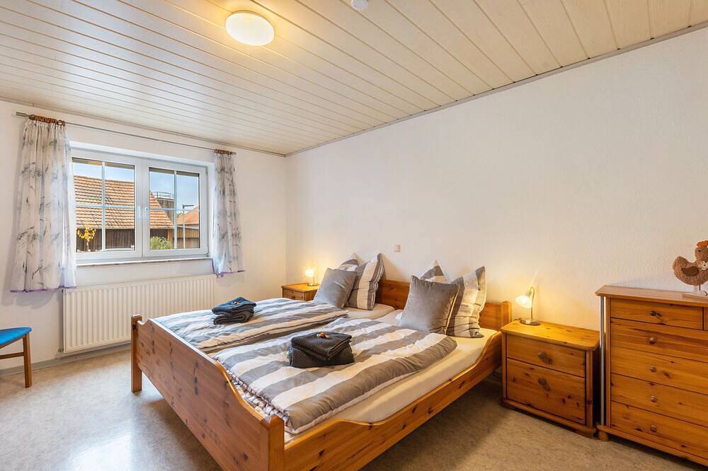 Ganze Wohnung, Ferienwohnung Schönhals mit privater Terrasse, privatem Garten und Wlan in Herbstein, Vogelsberg Region