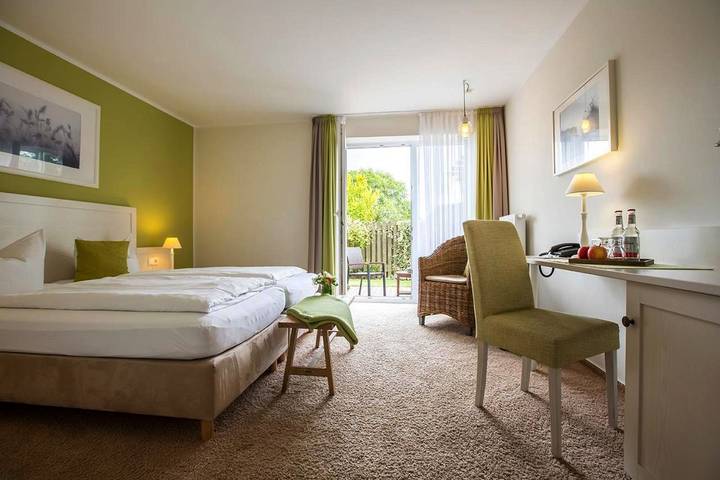 Hotel, mit Terrasse und Garten