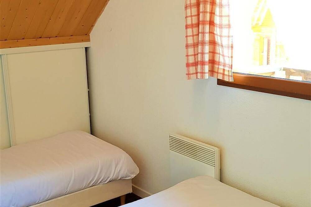 Landhaus, 150m bis zum stadtzentrum, blick berg, schwimmbad, sauna, terrasse, parkmöglichkeiten in La Joue du Loup, Le Dévoluy