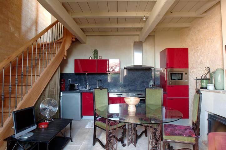 Appartement de vacances pour 2 personnes, avec jardin ainsi que vue et piscine