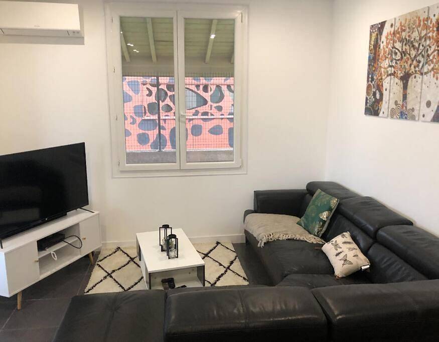 Appartement entier, Chambre qualité hôtel 4 etoiles dans un appartement partagé in Frouzins, Toulouse et ses environs