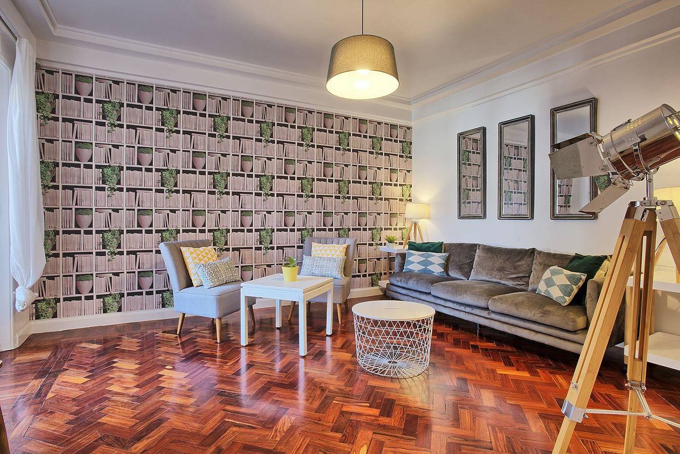 Entire holiday apartment, Liverpool Terrace in Anjos, Lisbon