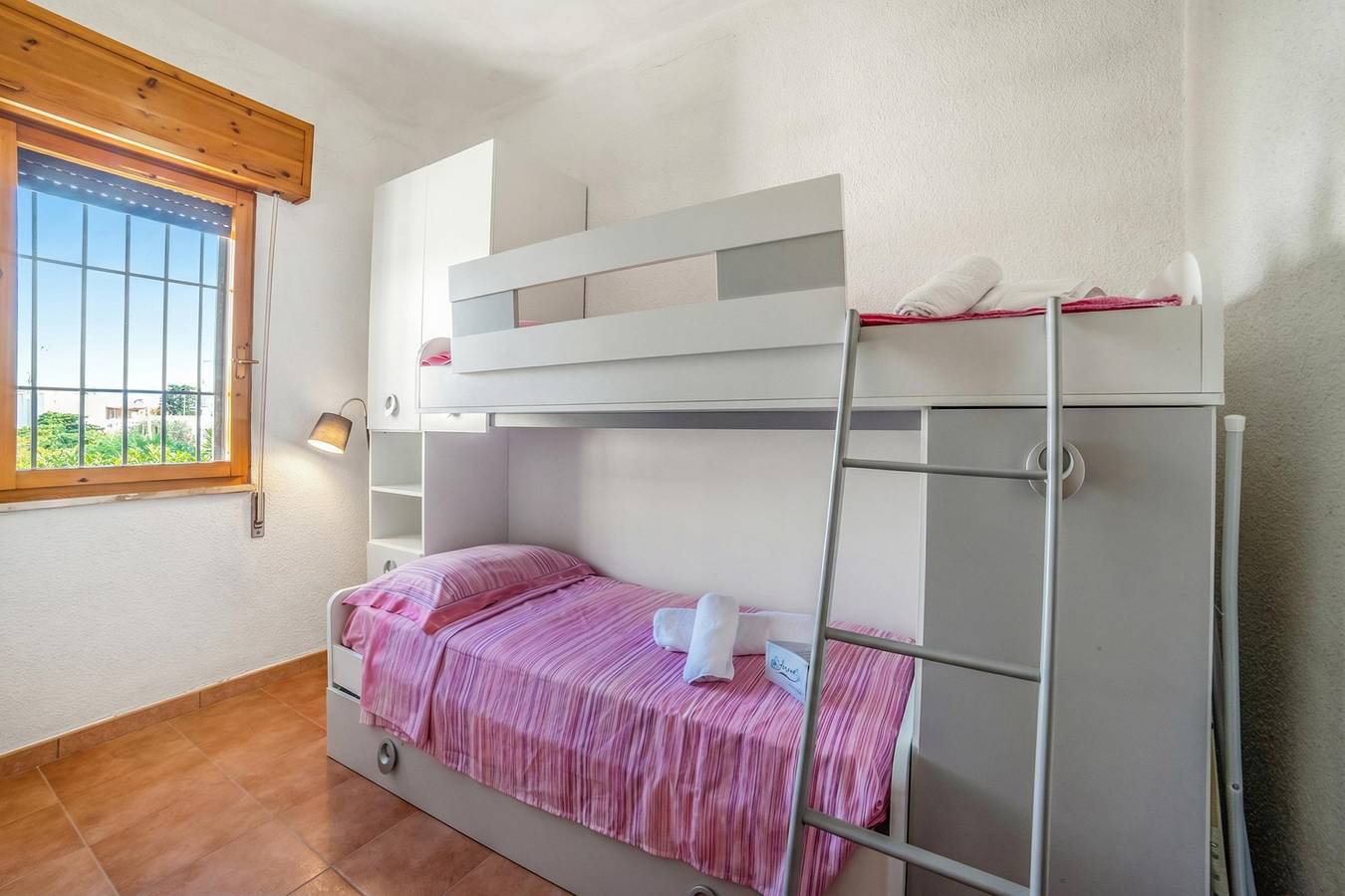 Apartamento entero, Acogedor apartamento de 1 dormitorio con cocina y aparcamiento, a 2 km de la playa de Campomarino in Campomarino di Maruggio, Maruggio