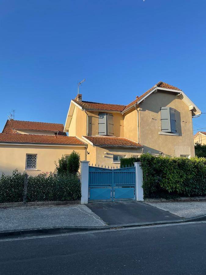 Appartement entier, One-Bedroom Apartment in Soyaux, Charente