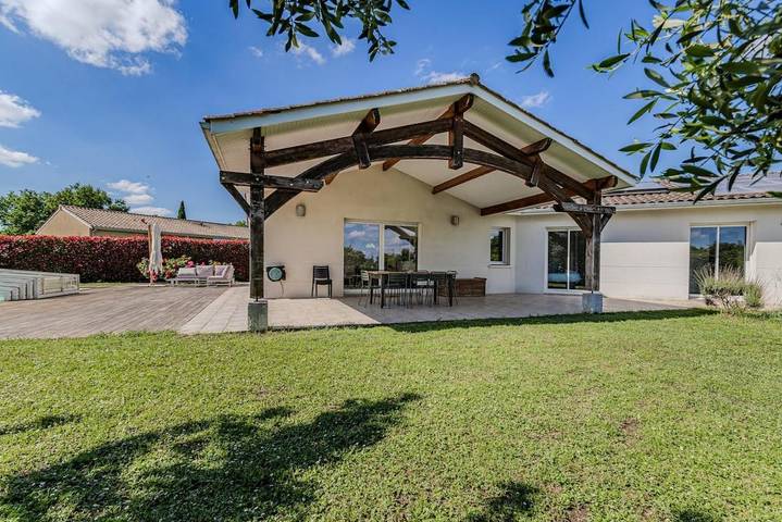 Location de vacances pour 8 personnes, avec Terrasse et Piscine à Carignan-de-Bordeaux - 4