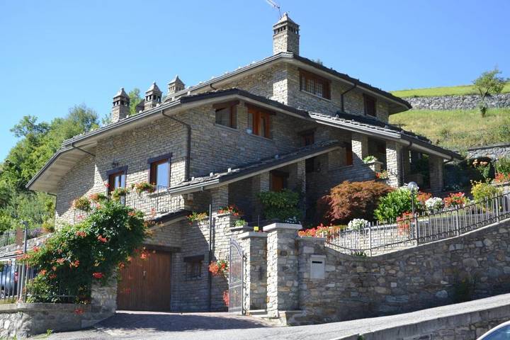 Chambre d’hôte pour 2 personnes, avec jardin et vue dans Roisan