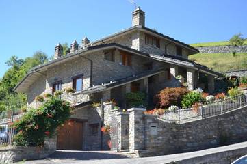 Cottage pour 2 personnes, avec vue et jardin dans Roisan