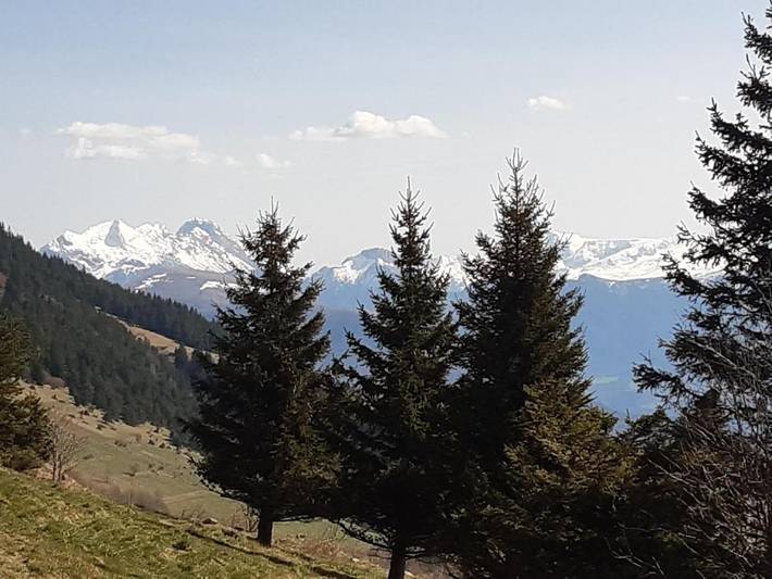 Gîte pour 6 personnes, avec vue sur le lac ainsi que balcon et vue à Saint-Honoré - 3