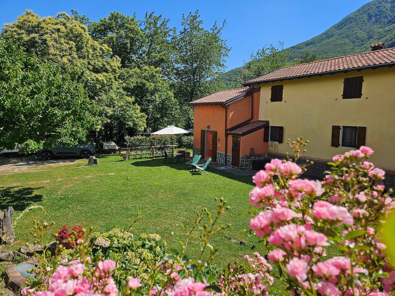 Holiday Home 'La Casina Rossa Della Fornace' with Mountain View, Private Garden and Wi-Fi in Cutigliano, Iano