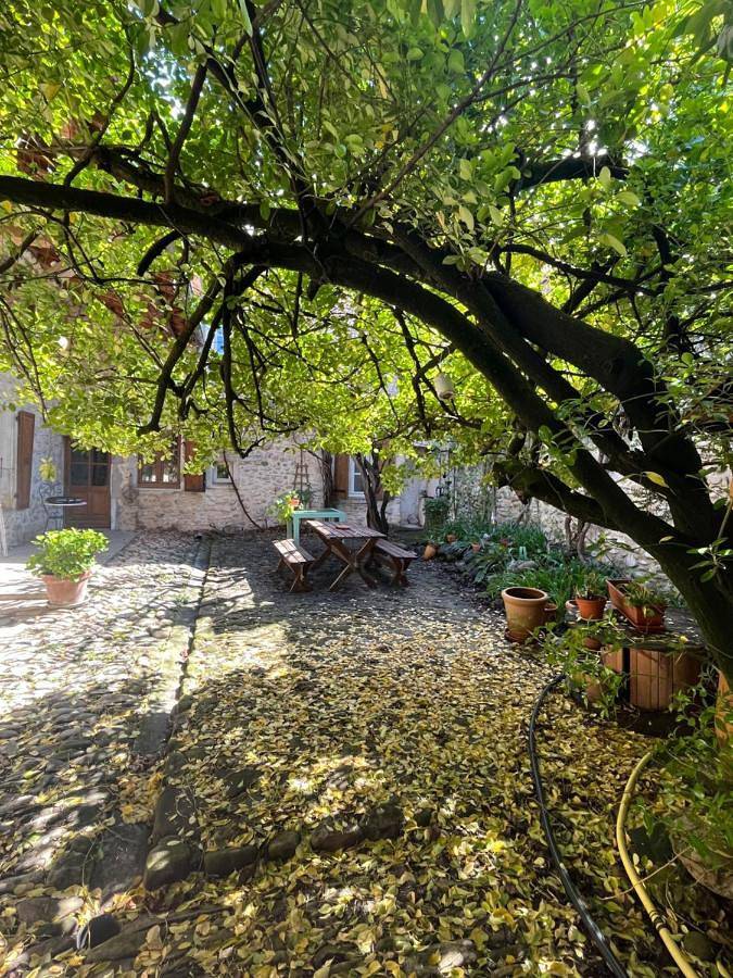 Location de vacances pour 11 personnes, avec jardin à Saint-Gervais-sur-Roubion