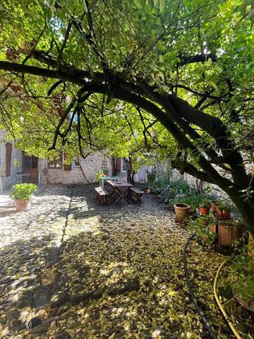 Gîte pour 11 personnes, avec jardin à Saint-Gervais-sur-Roubion