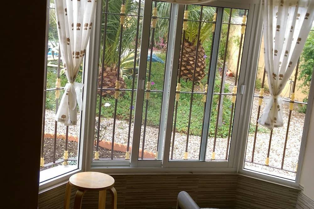 Ruhiges Ferienhaus mit privatem Pool in typisch spanischer Wohnsiedlung in Pago del Humo, Chiclana de la Frontera