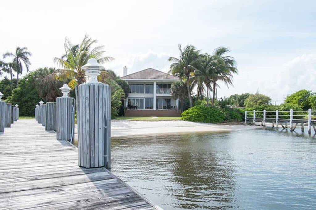 Stunning Intracoastal Beach Home w/Boat Dock in Lantana, Palm Beach County