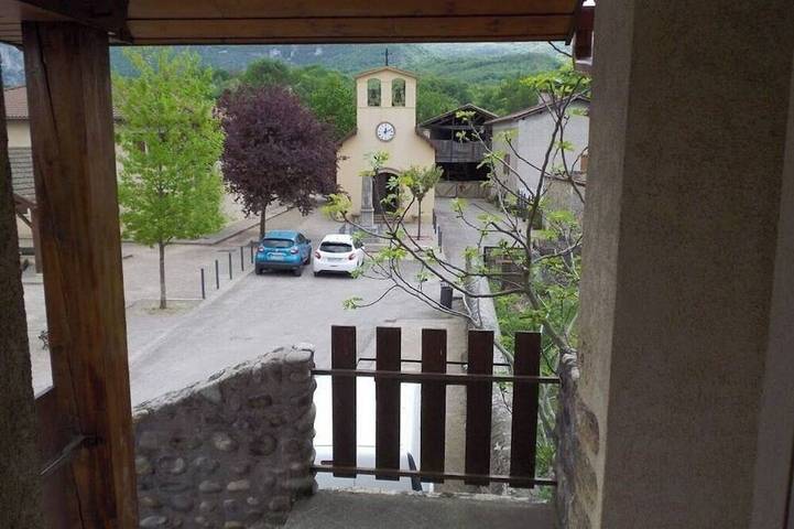 Gîte pour 2 personnes, avec terrasse et jardin dans Beauvoir-en-Royans