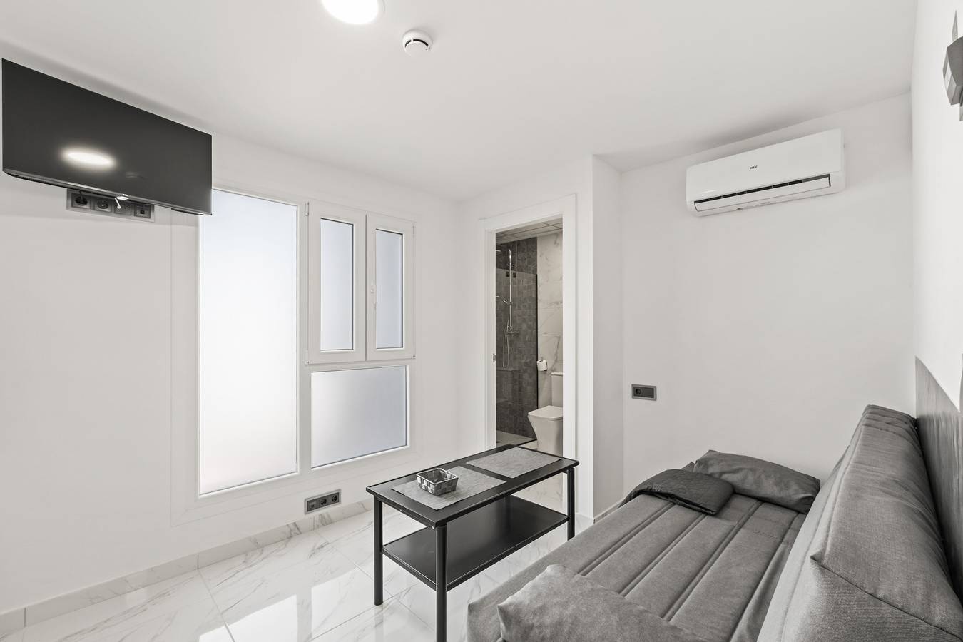 Quarto Loft, Rés-do-chão 2 com internet e ar condicionado in Torrevieja Centro, Torrevieja