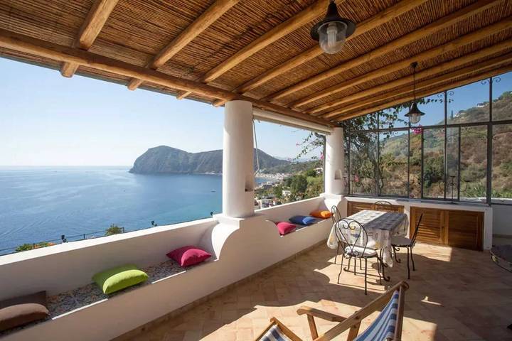 Ferienwohnung für 5 Personen, mit Terrasse auf den Liparische Inseln
