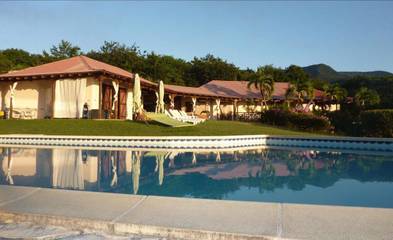 Maison d’hôte pour 2 personnes, avec jacuzzi ainsi que piscine et jardin en Guadeloupe