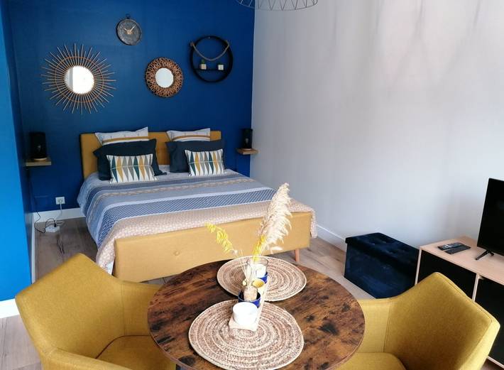 Gîte pour 2 personnes, avec jardin à Vron