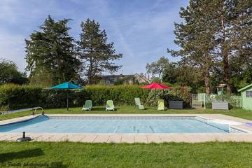 Gîte pour 4 personnes, avec terrasse et jardin à Monteaux