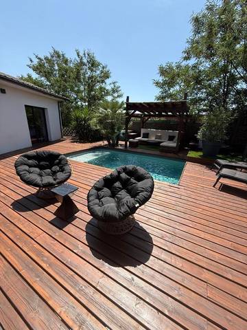 Cottage pour 6 personnes, avec piscine ainsi que terrasse et vue à Artigues-près-Bordeaux