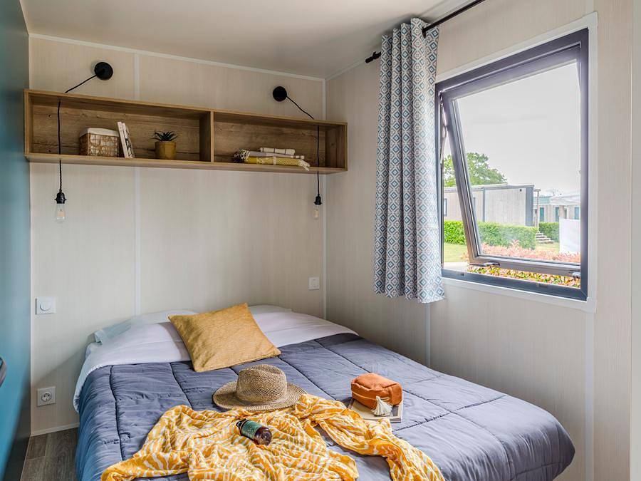 Camping La Mer Blanche  - Stacaravan 4 personen - Grand Confort 2 kamers C 24m² Tv in Bénodet, Côte de Cornouaille