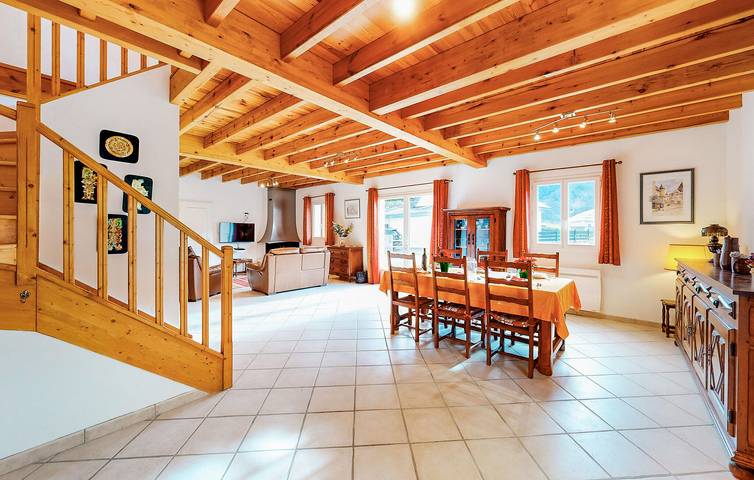 Bergblick-Apartment mit Garten und Kamin in Louvie-Soubiron, Béarn
