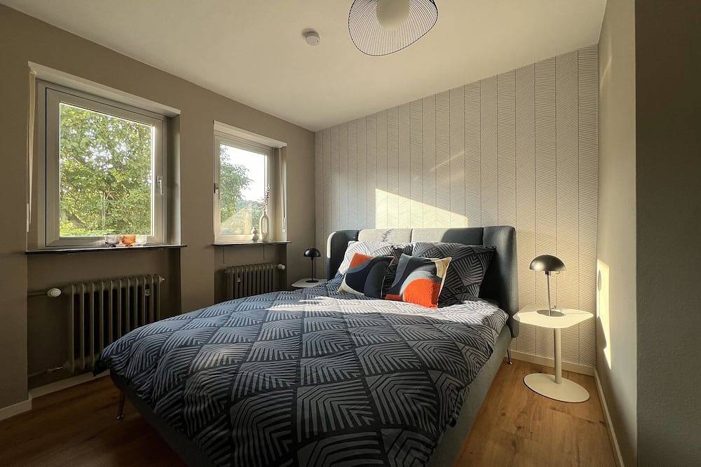 Ganze Wohnung, Gemütliche Ferienwohnung zwischen Wald und Weinbergen mit Terrasse und Garten in Bad Dürkheim, Pfälzer Rheinebene