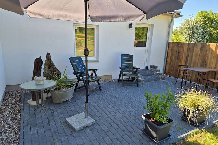 Ferienwohnung für 2 Personen, mit Garten und Terrasse, mit Haustier in Niesgrau