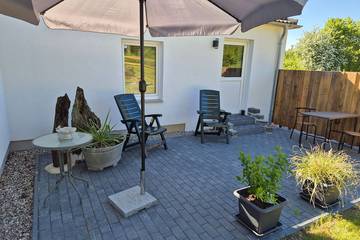 Ferienwohnung für 2 Personen, mit Garten und Terrasse, mit Haustier in Niesgrau