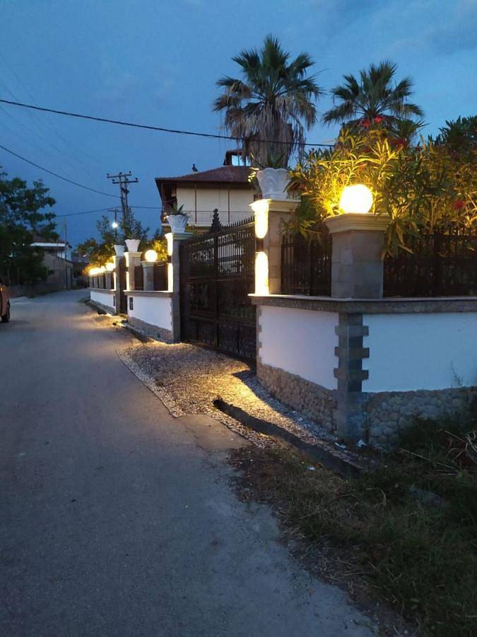Location de vacances pour 8 personnes, avec Balcon et Terrasse ainsi que Jardin et Vue dans Dragotiná
