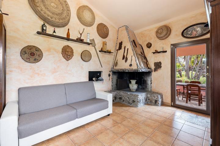 Holiday Home 'Villa Anna Con Giardino' with Private Terrace, Wi-Fi and Air Conditioning in Flùssio, Planargia
