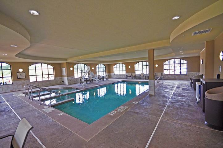 Apartamento entero, Staybridge Suites Eau Claire - Altoona in Condado de Eau Claire